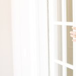 Zatrzymaj ciepło w domu: sprytne i tanie sposoby na szczelne okna przed mrozami