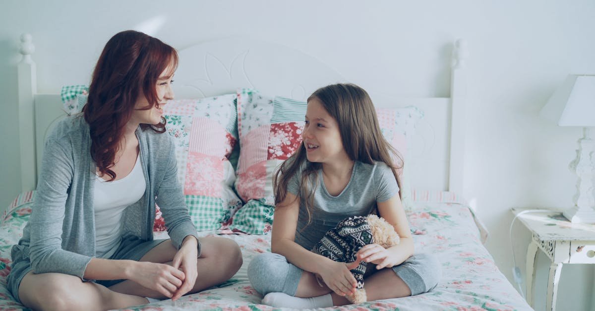 Blisko mimo pędu dnia: 9 mikro-rytuałów, które naprawdę wzmacniają więź z dzieckiem