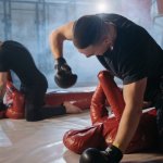 Samoobrona z głową: jak mądrze trenować sporty walki, by czuć się bezpiecznie — praktyczny przewodnik dla początkujących