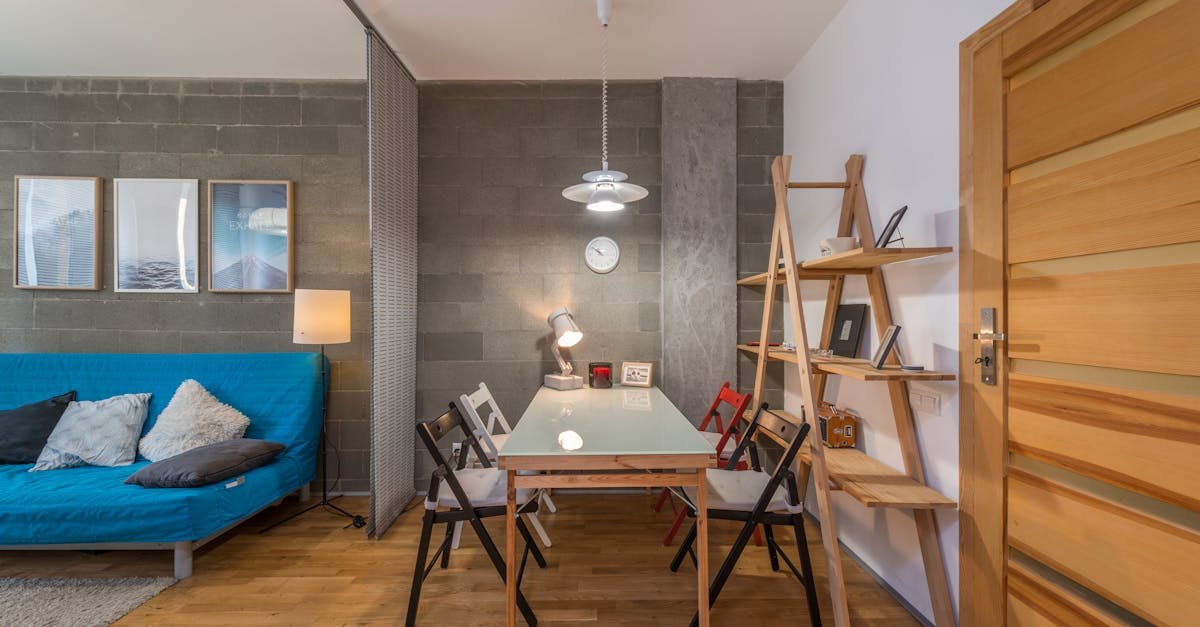 Salon z klimatem, nie z metką: jak ocieplić wnętrze bez wydawania fortuny