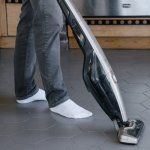 Mieszkanie z psem bez kłaczków: przewodnik po odkurzaczach, które naprawdę działają