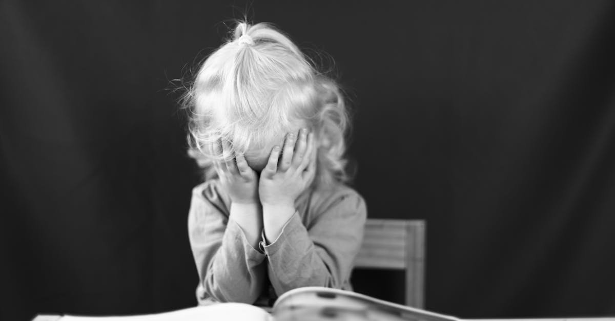 Mały wielki spokój: jak wspierać dziecko w oswajaniu stresu na co dzień