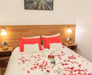Hotel zamiast apartamentu: romantyczny wybór bez wpadek — praktyczny przewodnik dla par